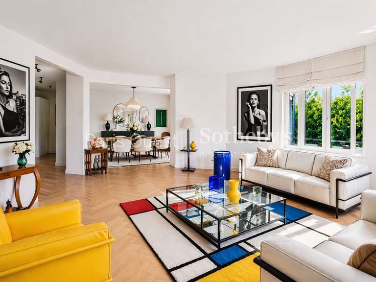 Appartement Paris 16e - 2 chambres - 119m²