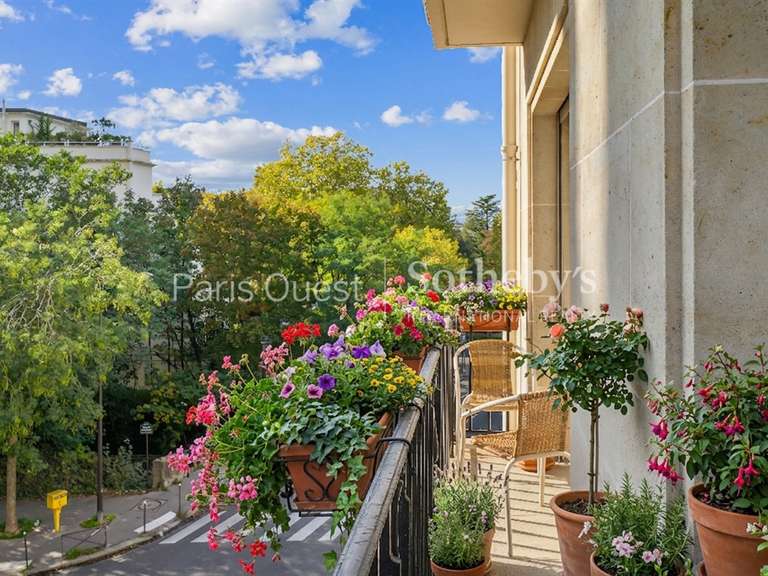 Appartement Paris 16e - 2 chambres - 119m²