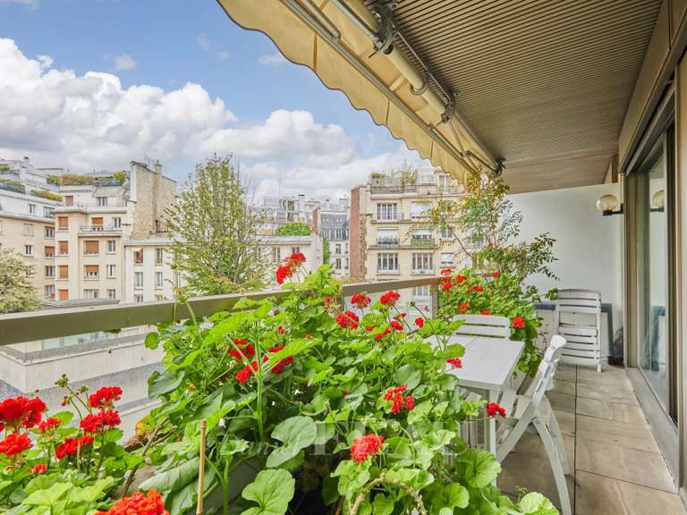 Appartement Paris 16e - 2 chambres - 122m²