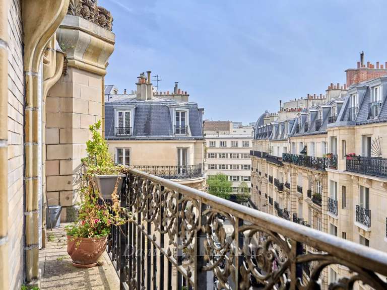 Appartement Paris 16e - 3 chambres - 117m²