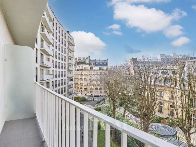 Appartement Paris 16e - 4 chambres - 135m²