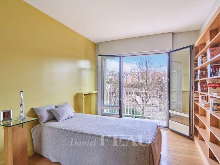 Appartement Paris 16e - 4 chambres - 135m²