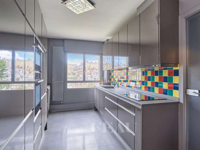 Appartement Paris 16e - 4 chambres - 135m²