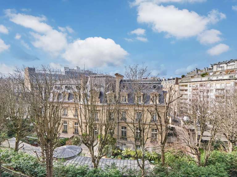 Appartement Paris 16e - 4 chambres - 135m²