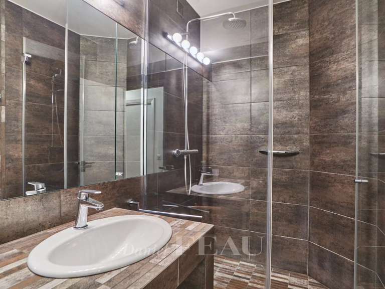 Appartement Paris 16e - 4 chambres - 135m²