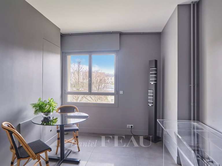 Appartement Paris 16e - 4 chambres - 135m²