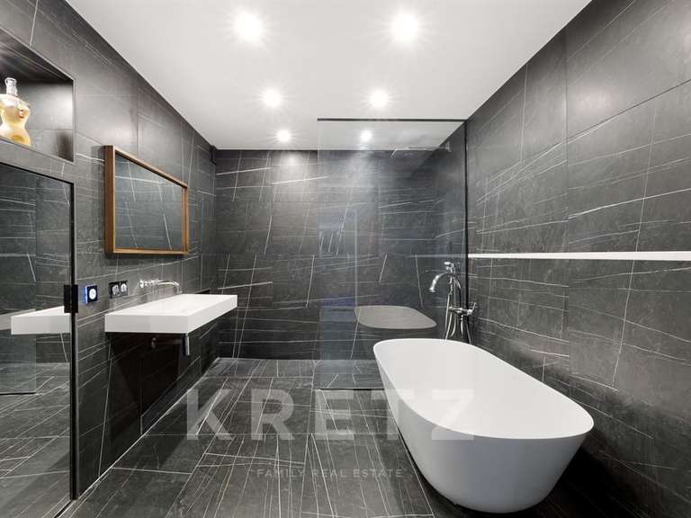 Appartement Paris 16e - 3 chambres - 141m²