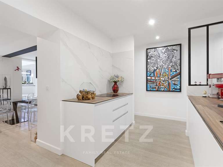 Appartement Paris 16e - 3 chambres - 150m²