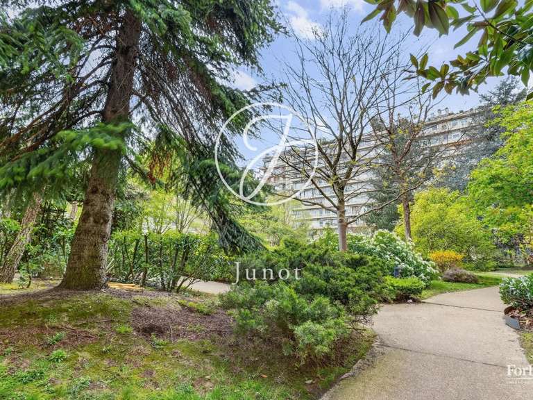 Appartement Paris 16e - 3 chambres - 109m²