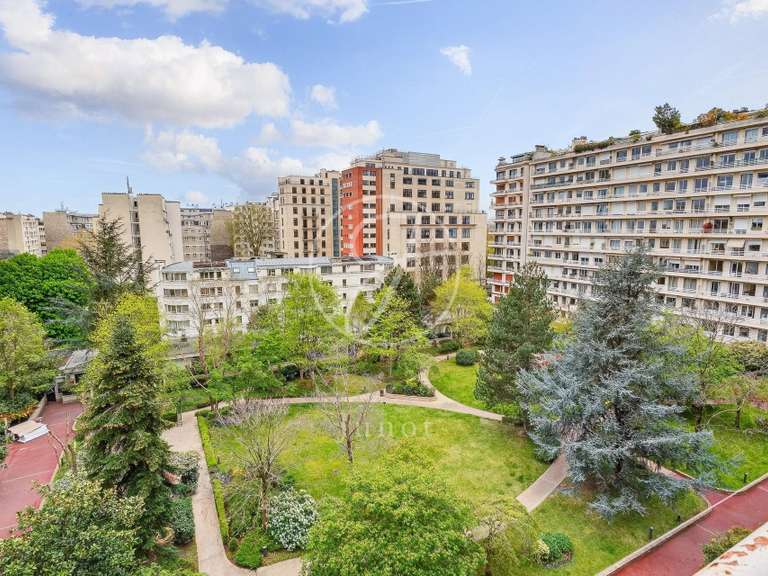 Appartement Paris 16e - 3 chambres - 109m²