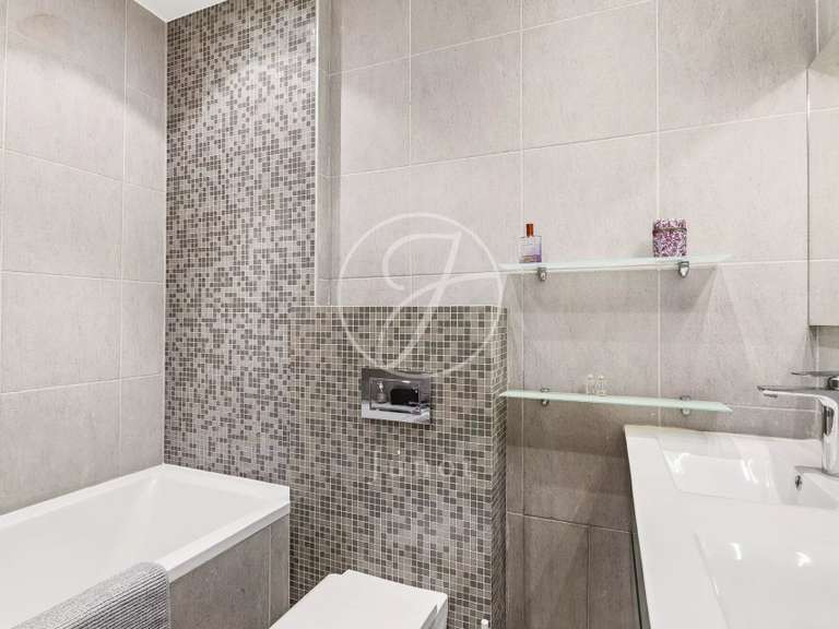 Appartement Paris 16e - 3 chambres - 109m²