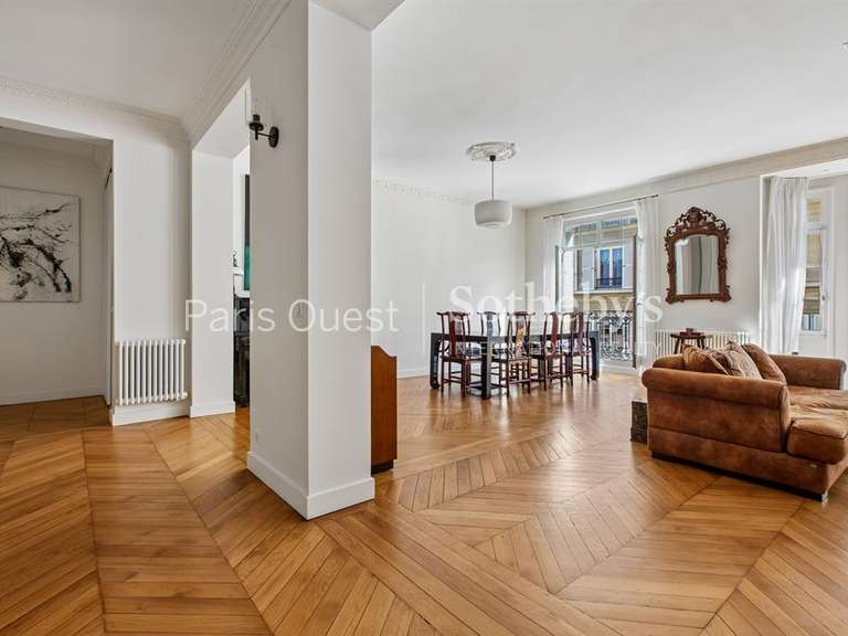 Appartement Paris 16e - 2 chambres - 133m²