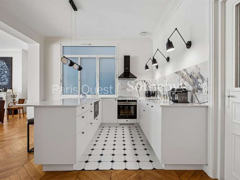 Appartement Paris 16e - 2 chambres - 133m²