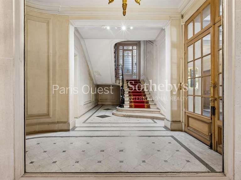 Appartement Paris 16e - 2 chambres - 133m²