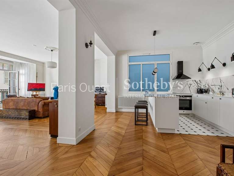 Appartement Paris 16e - 2 chambres - 133m²