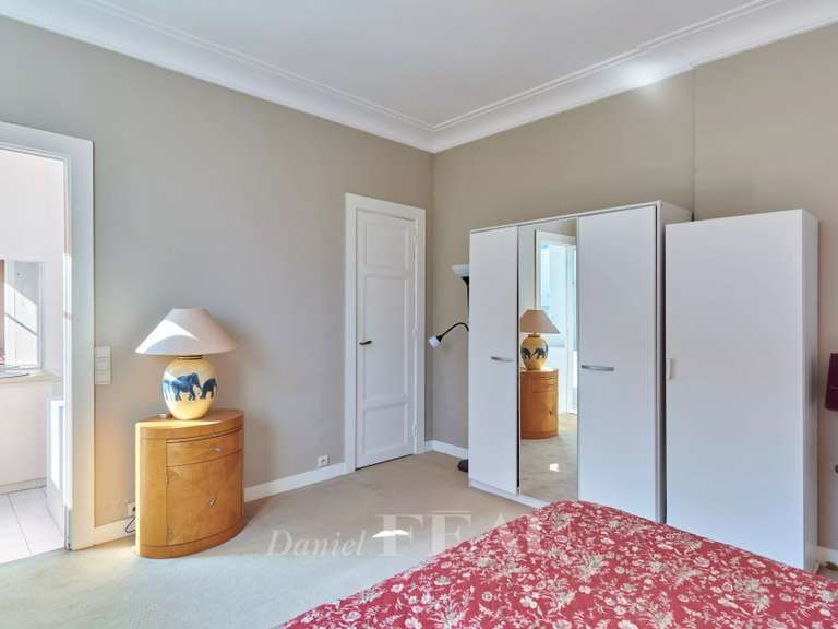 Appartement Paris 16e - 2 chambres - 105m²