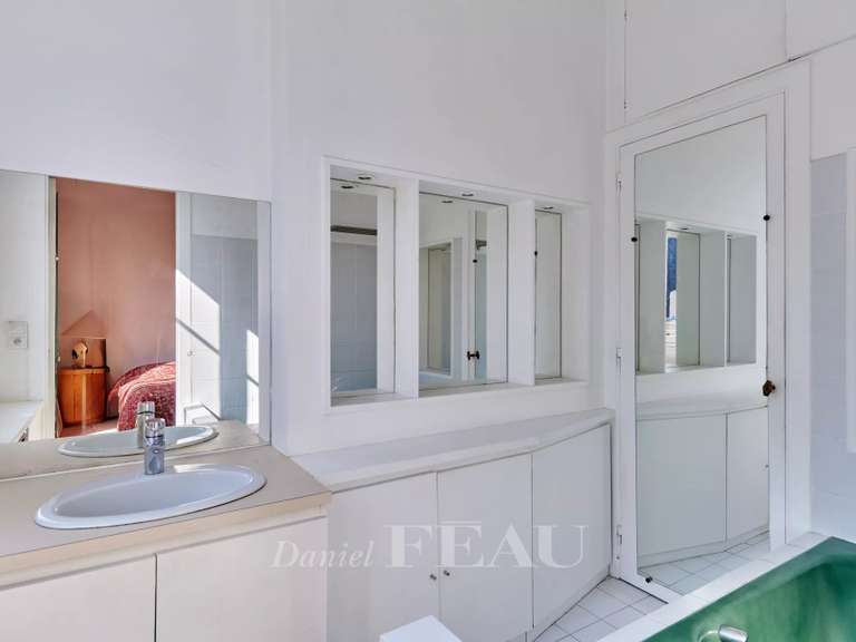 Appartement Paris 16e - 2 chambres - 105m²