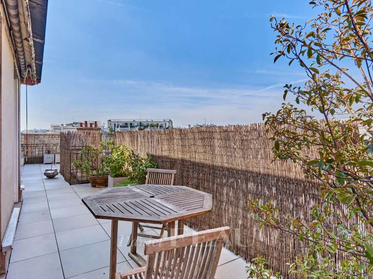 Appartement Paris 16e - 2 chambres - 105m²