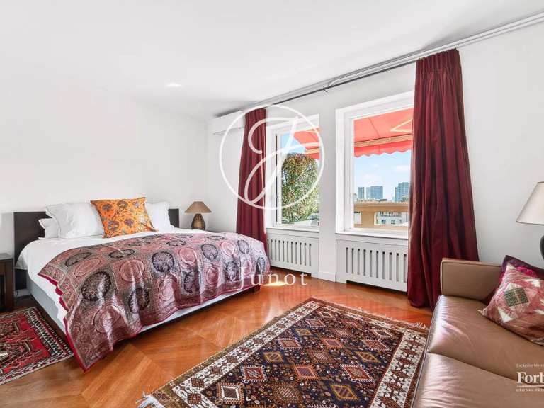 Appartement Paris 16e - 3 chambres - 142m²