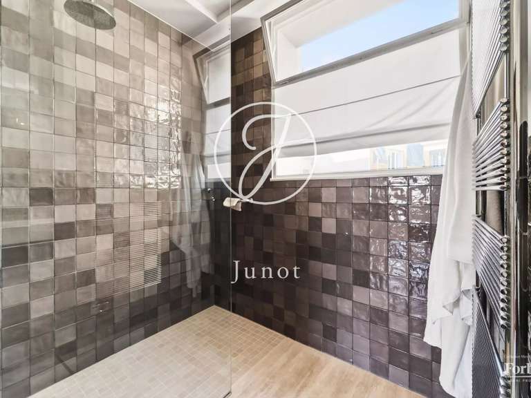 Appartement Paris 16e - 3 chambres - 142m²