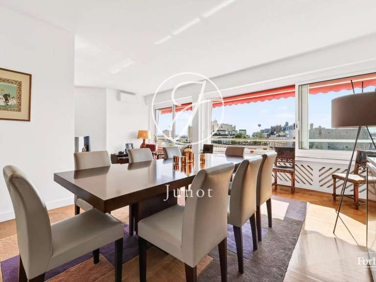 Appartement Paris 16e - 3 chambres - 142m²