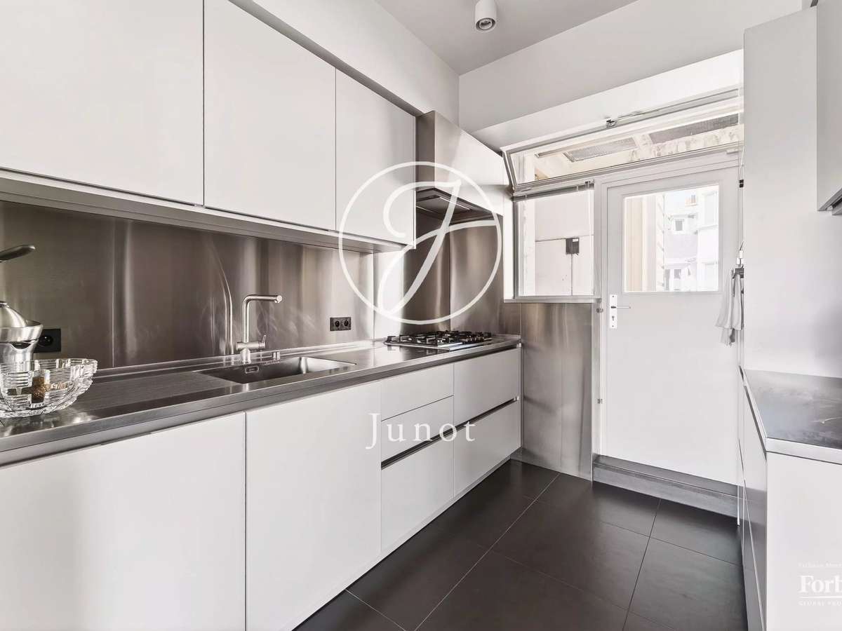 Apartment Paris 16e