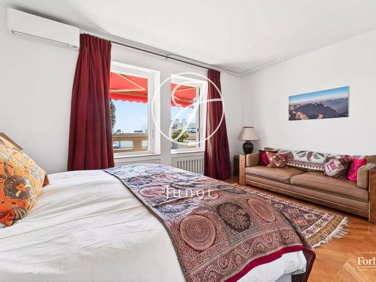 Appartement Paris 16e - 3 chambres - 142m²