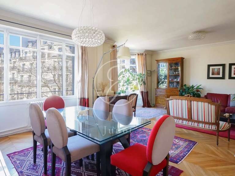 Appartement Paris 16e - 4 chambres - 169m²