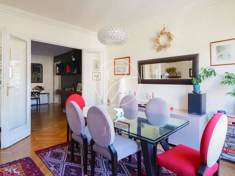 Appartement Paris 16e - 4 chambres - 169m²