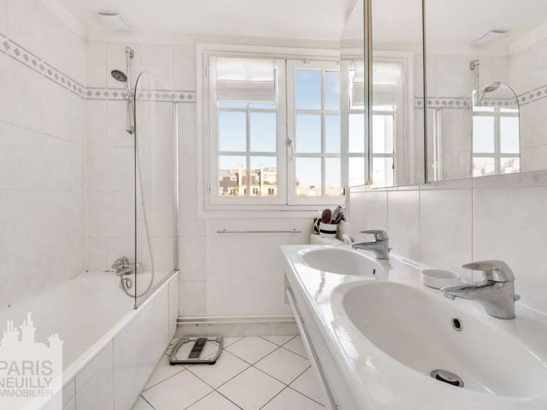 Appartement Paris 16e - 3 chambres - 115m²