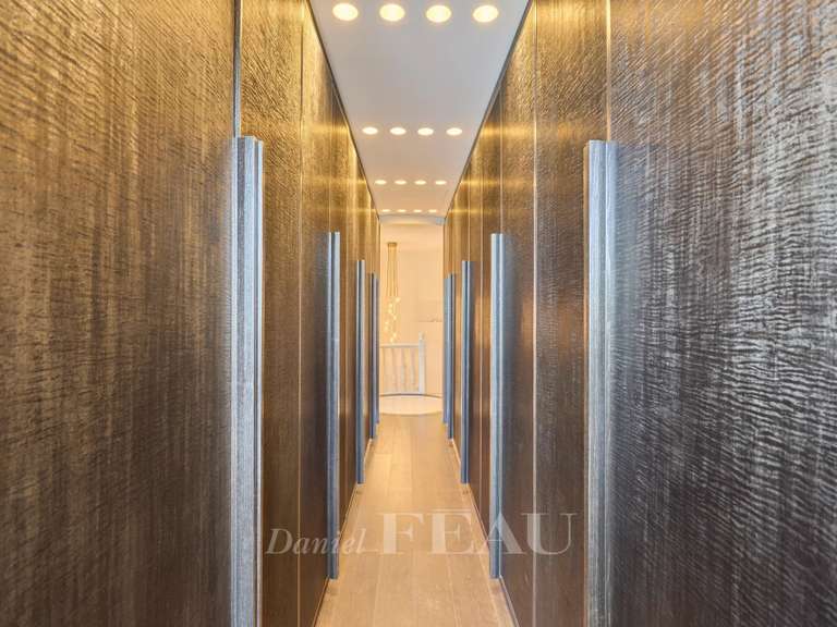 Appartement Paris 16e - 5 chambres - 232m²