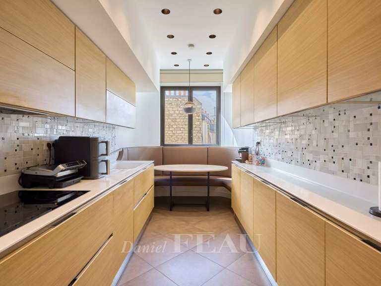 Appartement Paris 16e - 5 chambres - 232m²