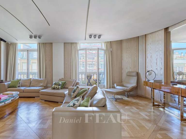 Appartement Paris 16e - 5 chambres - 232m²
