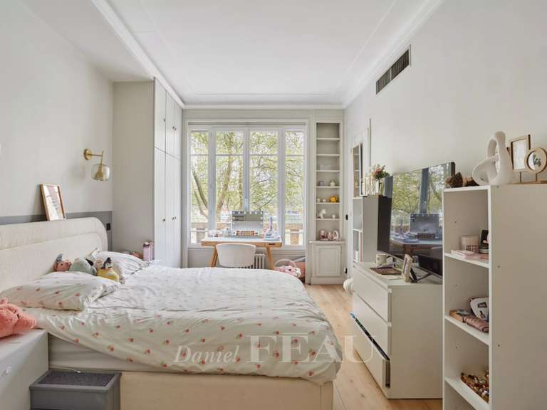 Appartement Paris 16e - 2 chambres - 110m²