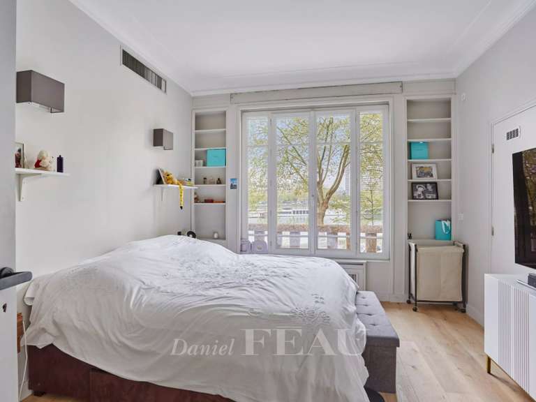 Appartement Paris 16e - 2 chambres - 110m²