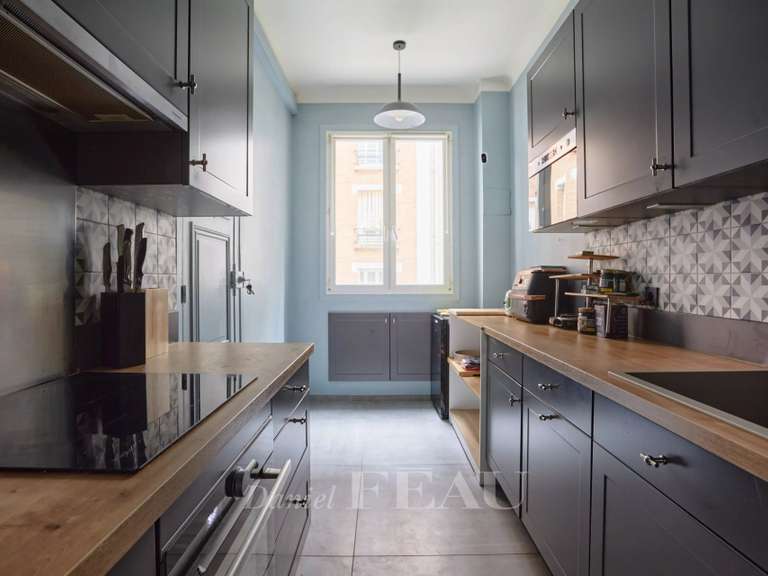 Appartement Paris 16e - 2 chambres - 110m²