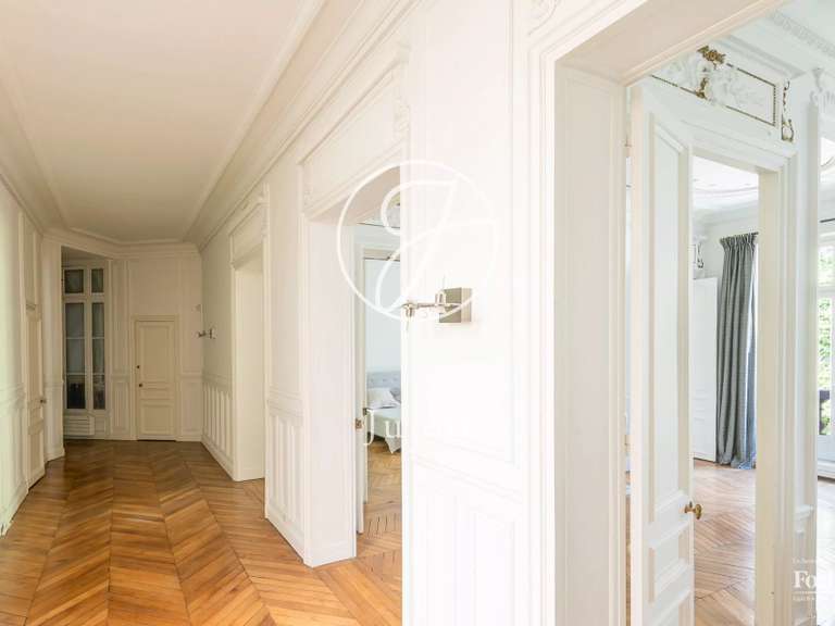 Apartment Paris 16e - 4 bedrooms - 196m²