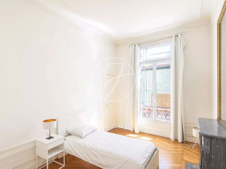 Appartement Paris 16e - 4 chambres - 196m²