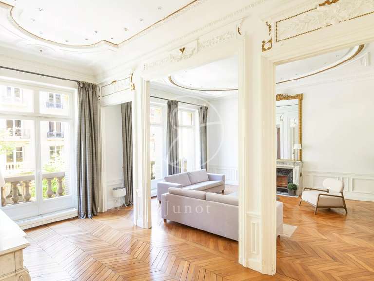 Appartement Paris 16e - 4 chambres - 196m²