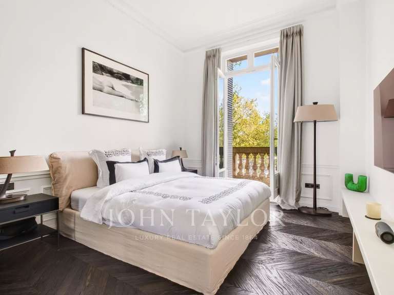 Appartement Paris 16e - 2 chambres - 112m²