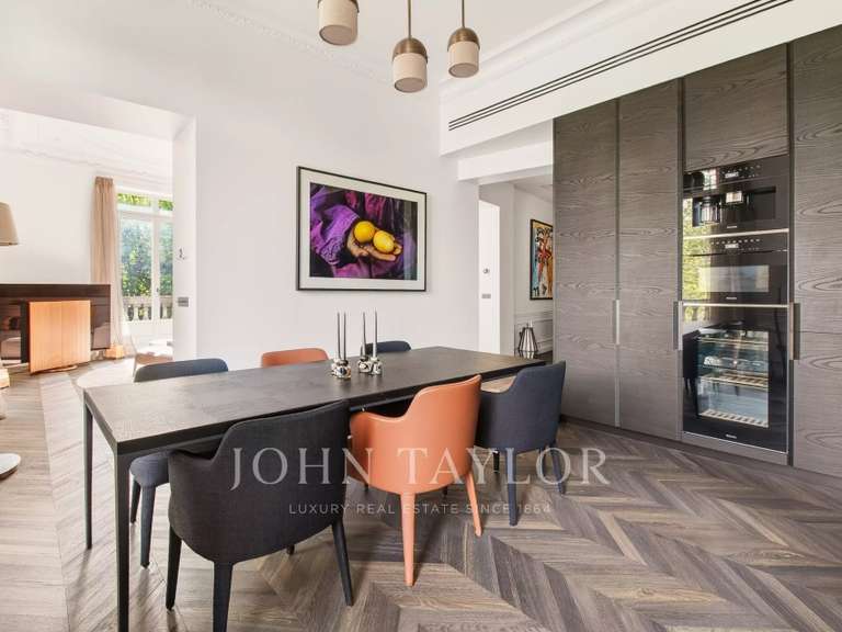 Appartement Paris 16e - 2 chambres - 112m²