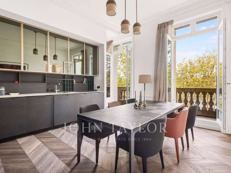 Appartement Paris 16e - 2 chambres - 112m²