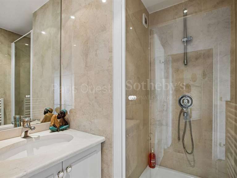 Appartement Paris 16e - 2 chambres - 90m²