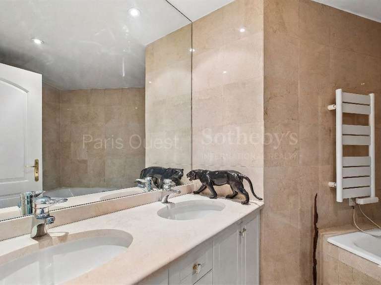 Appartement Paris 16e - 2 chambres - 90m²