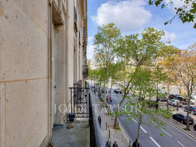 Appartement Paris 16e - 4 chambres - 228m²
