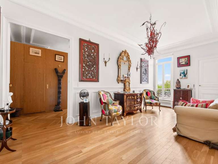 Appartement Paris 16e - 4 chambres - 228m²