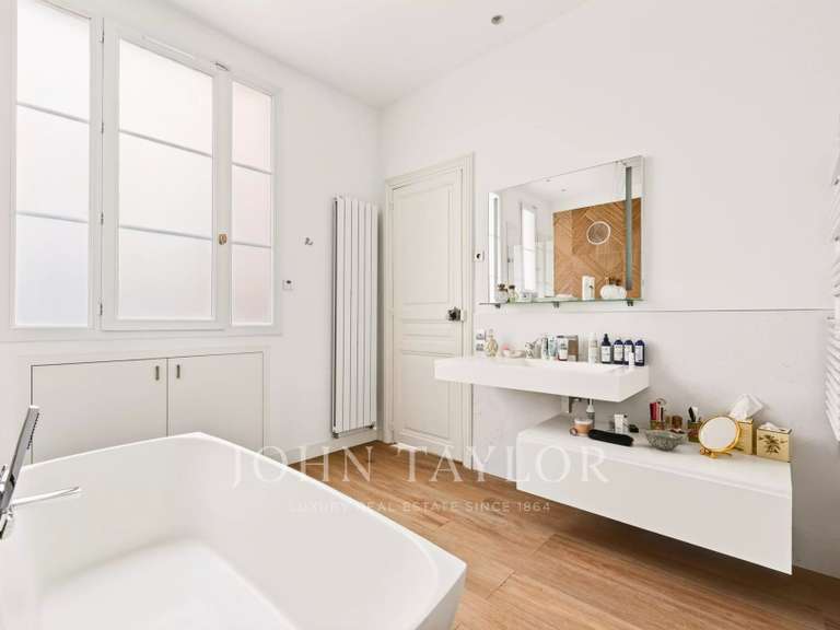 Appartement Paris 16e - 4 chambres - 228m²