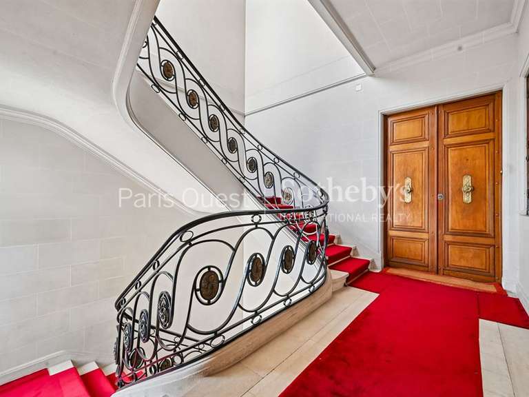 Appartement Paris 16e - 3 chambres - 161m²