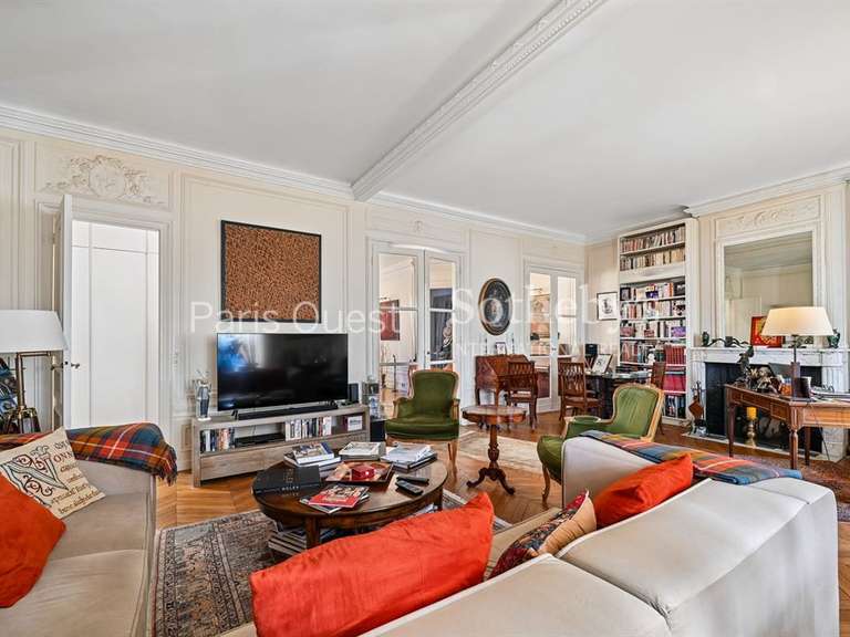 Appartement Paris 16e - 3 chambres - 161m²