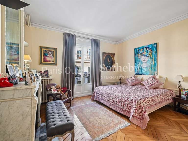 Appartement Paris 16e - 3 chambres - 161m²